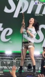 지퍼 내린 비비부터 카리나·박진영까지! ‘워터밤 서울 2026’ 축제 뒤 타오른 논쟁 < 트렌드 < News < 기사본문 - KtN (K trendy NEWS) 지퍼... 