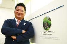 (주)세한글로벌네트웍스 채만희 회장 예술과 사랑에 빠지다. < 포토뉴스 < 오피니언리더 < OL(Opinion Leader) < 기사본문 - 한국미디어뉴스통신... 