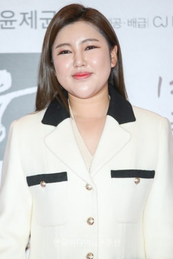 [KM포토] 송가인 '트롯 퀸의 영화관 나들이' < 포토뉴스 < 방송연예... 한국미디어뉴스통신 [KM포토] 송가인 '트롯 퀸의 영화관 나들이'