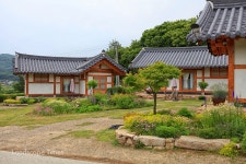 [그곳에 가면] 충북 1호 민간정원, 충주 서유숙 펜션 < 힐링... 기사본문 - Landscape Times [그곳에 가면] 충북 1호 민간정원, 충주 서유숙 펜션