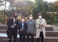 “조경인과 학생 치유정원으로 한마음”…학교 안 자투리 땅 녹지공간으로 재탄생 < 조경일반 < 조경·경관 < 기사본문 - Landscape Times... 