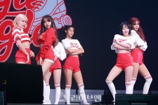 [LIVE리포트] 초아 공백...팀워크로 극복한 AOA, 빙글뱅글로 올 여름 강타할까? < 현장리포트 < K-POP < 음악 < 기사본문 - 라이브엔... 
