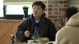 ‘전현무계획2’ 전현무-곽튜브, 사천 물메기탕 맛집에서 찐 웃음+환장... 전현무-곽튜브, 사천 물메기탕 맛집에서 찐 웃음+환장 케미 폭발... 