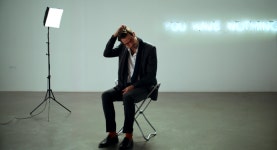 [🍾와이너리] 친근한 일상 속 떫은 맛, 영화 <더 스퀘어>