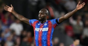 애스턴 빌라, 리즈, 뉴캐슬, 크리스탈 팰리스 공격수 장-필리프 마테타 영입 경쟁 - MANIA