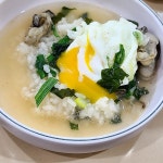 날도 춥고 하니 따땃한 굴국밥으로 먼저 점심 먹어봅니다. - DPrime