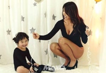 몸매보다 아름다운 건 모성이었다 - 장유진 < LOOK < 기사본문 - 맥스큐 몸매보다 아름다운 건 모성이었다 - 장유진