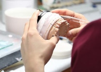 안전하고 믿음을 주는, 신촌다인치과병원 < 인터뷰 < SPECIAL < 기사본문 - 엠디저널 안전하고 믿음을 주는, 신촌다인치과병원