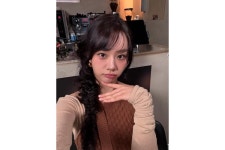 혜리, '30대' 믿기지 않는 미모…가을 감성 물씬 브라운룩