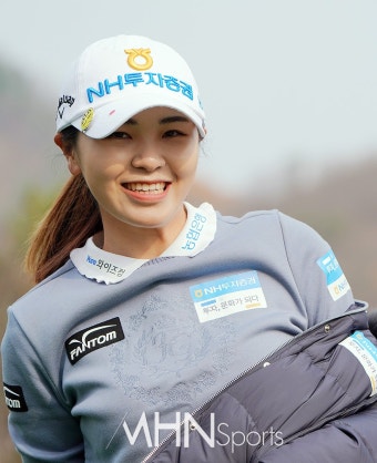 이가영 '우승 도전~'[포토] < 포토 < 골프 < 스포츠 < 기사본문 - MHN스포츠 이가영 '우승 도전~'[포토]