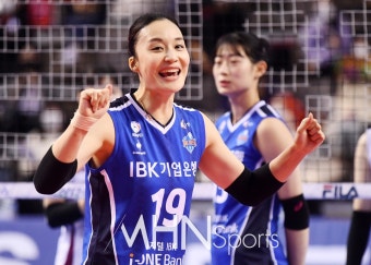 표승주 '기쁨의 미소'[포토] < 포토뉴스 < 배구 < 스포츠 < 기사본문 - MHN스포츠 / MHN Sports 표승주 '기쁨의 미소'[포토]