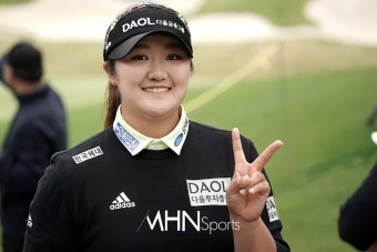 유해란 '버디 성공했어요'[포토] < 포토 < 골프 < 스포츠 < 기사본문 - MHN스포츠 유해란 '버디 성공했어요'[포토]