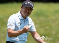 엠에이치쇼핑홀 - 광산구 사암로215번길 31 | 사람이야~'[포토] < 포토뉴스 < 골프 < 스포츠 < 기사본문 - MHN / 엠에이치앤 13민터 홀에 넣은 최호성 '이런 사람이야~'[포토] - MHN / 엠에이치앤