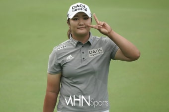유해란 '가는 길에 승리만'[포토] < 포토뉴스 < 골프뉴스 < 스포츠뉴스 < 기사본문 - MHNsports / MHN스포츠 유해란 '가는 길에 승리만'[포토]