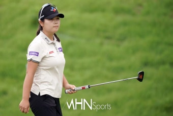 홍정민 '버디 성공했는데, 조용한 마무리'[포토] < 포토뉴스 < 골프... 엠에이치앤 홍정민 '버디 성공했는데, 조용한 마무리'[포토] - MHN...