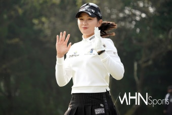 [Ms포토]박현경 '역전 우승 노려요' < 포토뉴스 < 골프뉴스 < 스포츠뉴스 < 기사본문 - MHNsports / MHN스포츠 [Ms포토]박현경 '역전 우승 노려요'
