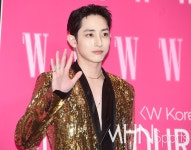 [Ms포토]이수혁 잘생김 과해 < 포토 < 국내연예 < 연예 < 기사본문 - MHN스포츠 [Ms포토]이수혁 잘생김 과해
