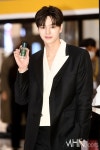 [Ms앨범]송강, 만화책 다 찢었다 눈부신 현실 만찢남 < 연예일반... [Ms앨범]송강, 만화책 다 찢었다 눈부신 현실 만찢남 - MHN / 엠에이치앤