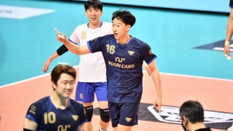 3천명 앞에서 '3전4기' 이룬 우리카드! 아가메즈 이끌고 정성규 쐐기박았다 < 배구 < 스포츠 < 기사본문 - MHN스포츠 3천명 앞에서 '3전4기' 이룬...