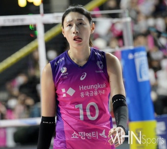 [Ms포토] 김연경 '나를 따르라' < 포토 < 배구 < 스포츠 < 기사본문 - MHN스포츠 / MHN엔터테인먼트 [Ms포토] 김연경 '나를 따르라'