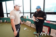 [Ms포토] 서요섭 진정한 내 퍼터를 찾는다 < 포토뉴스 < 골프 < 스포츠 < 기사본문 - MHN / 엠에이치앤 [Ms포토] 서요섭 진정한 내 퍼터를... 