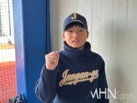 LG 이지강 똑 닮은 ‘12살 차’ 친동생 “형보다 더 유명한 선수 될게요” < KBO < 국내야구 < 스포...