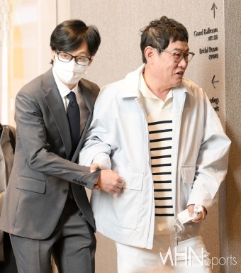 [Ms포토] 유재석-이경규 '다정하게 이승기 결혼식 참석' < 포토뉴스 < 연예 < 기사본문 - MHNsports / MHN스포츠 [Ms포토] 유재석-이경규...