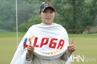 [Ms포토] 방신실 '내 생애 첫 우승은 와이어 투 와이어 우승' < 포토뉴스 < 골프 < 스포츠 < 기사본문 - MHNsports / MHN스포츠 [Ms포토] 방신실...