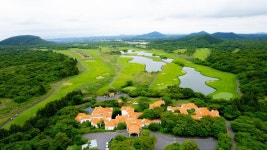 무농약 골프장 제주 에코랜드, 통기성 확보 위해 알칼리수 변환... 제주 에코랜드, 통기성 확보 위해 알칼리수 변환 장치 도입 - MHN... 
