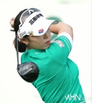 [Ms포토] 배소현 오늘도 타수 줄인다 < 포토 < 골프 < 스포츠 < 기사본문 - MHN Sports / MHN Kpop News [Ms포토] 배소현 오늘도 타수 줄인다
