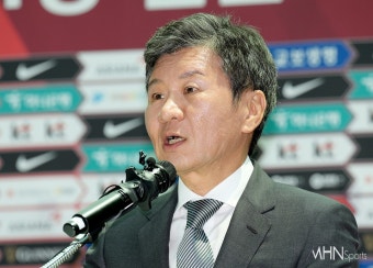 [Ms포토] 인사말하는 정몽규 대한축구협회장 < 포토뉴스 < 축구뉴스 < 스포츠뉴스 < 기사본문 - MHNsports / MHN스포츠 [Ms포토] 인사말하는...