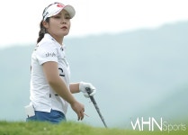 [Ms포토] 이소영 맥콜-모나 용평 오픈 우승 노린다 < 포토뉴스 < 골프... [Ms포토] 이소영 맥콜-모나 용평 오픈 우승 노린다 - MHN / 엠에이치앤