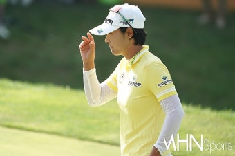 [Ms포토] 박지영 '시즌 3승 선착, 메이저 첫 우승' < 포토 < 골프 < 스포츠 < 기사본문 - MHN스포츠 [Ms포토] 박지영 '시즌 3승 선착, 메이저 첫 우승'