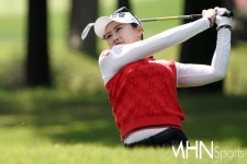 [Ms포토] 지한솔 투 온을 노린다 < 포토뉴스 < 골프 < 스포츠 < 기사본문 - MHNsports / MHN스포츠 [Ms포토] 지한솔 투 온을 노린다