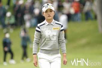 [Ms포토] 흔들림 없는 이예원 '강심장 메이저 퀸' < 포토 < 골프 < 스포츠 < 기사본문 - MHN스포츠 [Ms포토] 흔들림 없는 이예원 '강심장 메이저 퀸'