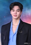 [Ms포토] 송강 날개 단 비주얼 < 포토뉴스 < 연예 < 기사본문 - MHN / 엠에이치앤 [Ms포토] 송강 날개 단 비주얼 - MHN / 엠에이치앤