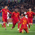 무리뉴 클래스 9명 싸운 AS로마, 피오렌티나와 1-1 무승부 < AFC < 국내축구 < 스포츠 < 기사본문 - MHN / 엠에이치앤 무리뉴 클래스 9명... 