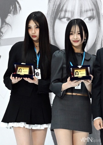 [mhn포토] 뉴진스 혜인-하니 '오늘도 예쁨' < 포토뉴스 < 연예뉴스 < 기사본문 - MHN스포츠 / 엔터테인먼트 뉴스 [mhn포토] 뉴진스 혜인-하니...