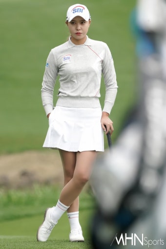 [mhn포토] 문정민 '순서를 기다린다' < 포토뉴스 < 골프뉴스... 기사본문 - MHNsports / MHN스포츠 [mhn포토] 문정민 '순서를 기다린다'