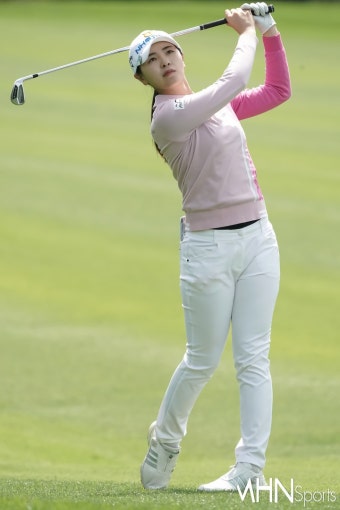 [mhn포토] 이가영 '탄도 높여 날린다' < 포토뉴스 < 골프뉴스... 기사본문 - MHNsports / MHN스포츠 [mhn포토] 이가영 '탄도 높여 날린다'