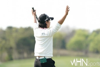 [mhn포토] 박지영 '마지막 긴 버디 퍼트 성공하며 우승 차지' < 포토뉴스 < 골프뉴스 < 스포츠뉴스 < 기사본문 - MHN스포츠 / 엔터테인먼트 뉴스...