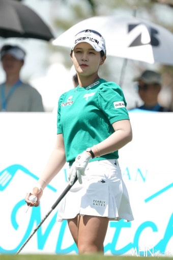 [mhn포토] 박현경, 4강 넘어 우승 간다 < 포토뉴스 < 골프뉴스 < 스포츠뉴스 < 기사본문 - MHNsports / MHN스포츠 [mhn포토] 박현경, 4강 넘어...