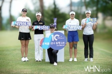 [mhn포토] 맥콜 모나 용평 오픈 위드 SBS Golf 공식 포토콜... [mhn포토] 맥콜 모나 용평 오픈 위드 SBS Golf 공식 포토콜 - MHN / 엠에이치앤