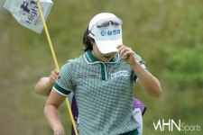 [mhn포토] 고지우, 첫 홀 버디로 시작 < 포토뉴스 < 골프 < 스포츠 < 기사본문 - MHN / 엠에이치앤 [mhn포토] 고지우, 첫 홀 버디로 시작 - MHN... 