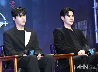김선호-김강우 '귀공자 이어 폭군에서도 함께' < 포토뉴스 < 연예 < 기사본문 - MHNsports / MHN스포츠 김선호-김강우 '귀공자 이어 폭군에서도...