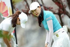 [mhn포토] 메디피움 레이디스 매치플레이, 집중 또 집중 < 포토뉴스 < 골프 < 스포츠 < 기사본문 - MHN / 엠에이치앤 [mhn포토] 메디피움... 