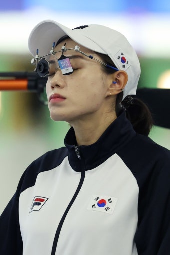 파리 올림픽 은메달리스트 김예지, 루이비통 모델로 발탁되어 글로벌 브랜드 홍보에 나서