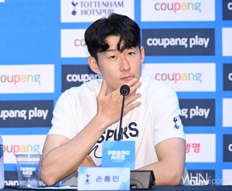 [mhn포토] 질문에 고민하는 손흥민 < 포토 < 스포츠 < 기사본문 - MHN / 엠에이치앤 [mhn포토] 질문에 고민하는 손흥민 - MHN / 엠에이치앤
