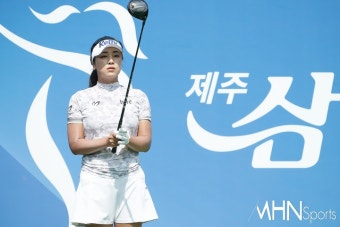 [mhn포토] 윤이나, 복귀 시즌 첫 우승 정조준 < 포토 < 스포츠... MHN / 엠에이치앤 [mhn포토] 윤이나, 복귀 시즌 첫 우승 정조준 - MHN / 엠에이치앤