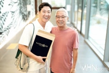 [mhn포토] 이현-이강선 부자, 전설과 아들 < 포토 < 스포츠 < 기사본문 - MHN / 엠에이치앤 [mhn포토] 이현-이강선 부자, 전설과 아들 - MHN... 